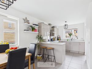 Photo 7- click for photo gallery